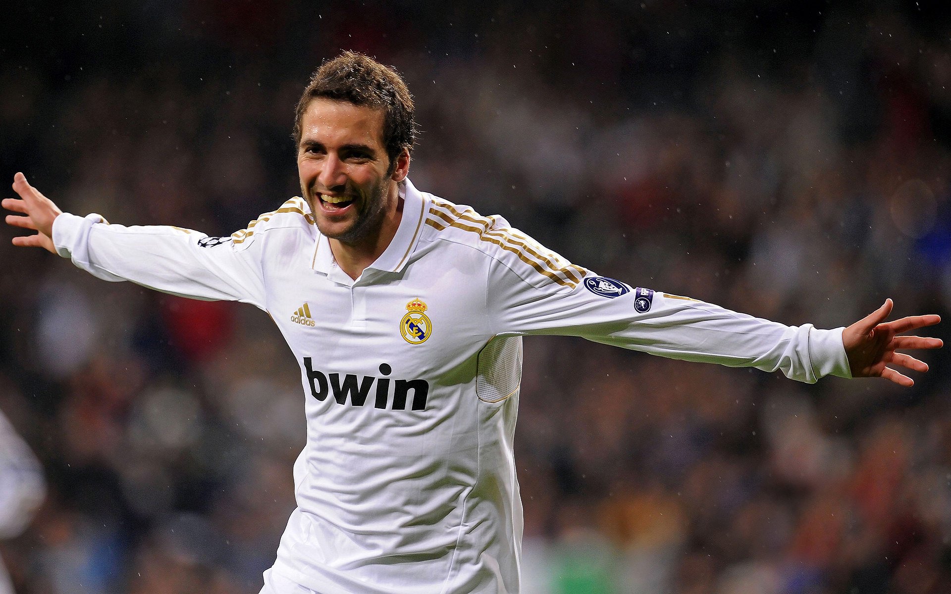 终场哨响前的神话,戈麦斯一锤定音,希腊演绎最后时刻的永恒魅力