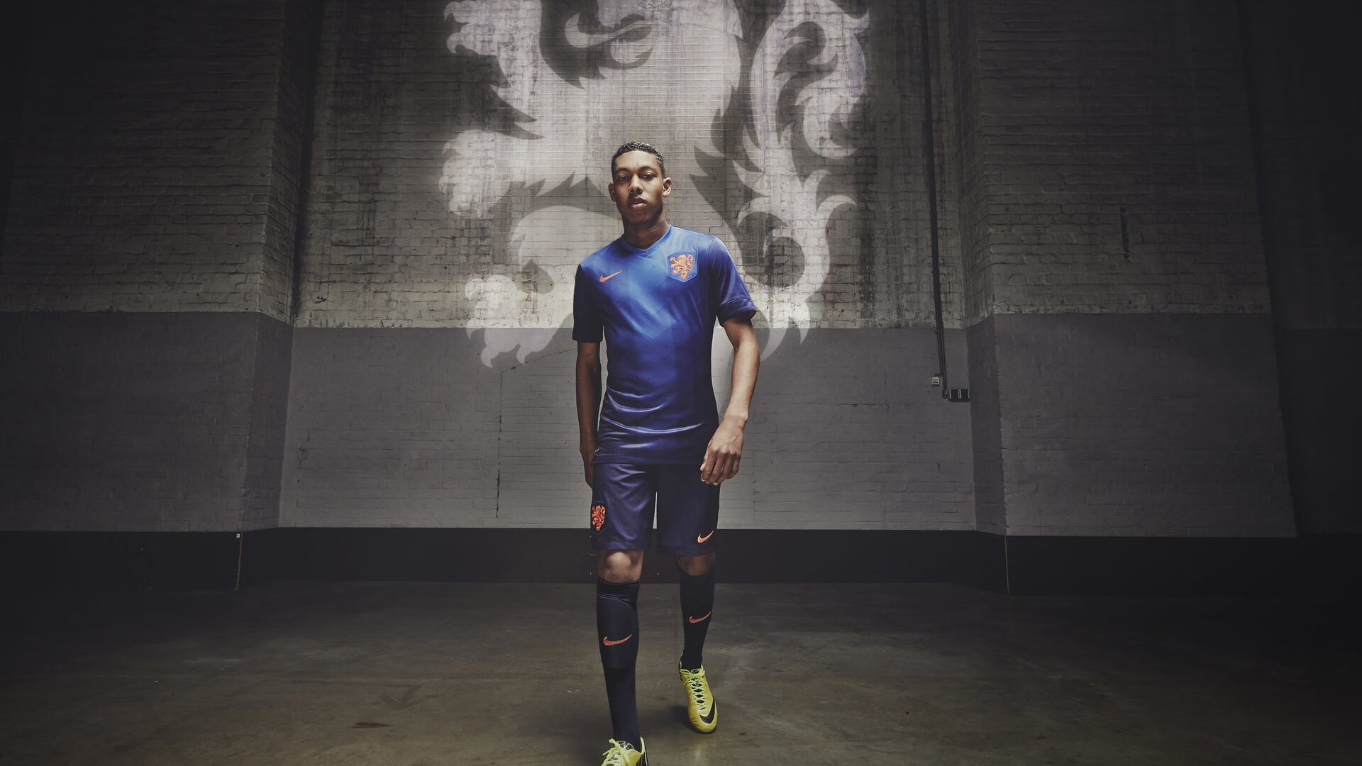 首尔之子闪耀迈阿密，李刚仁末节接管比赛，NBA季后赛之夜迎来亚洲新王