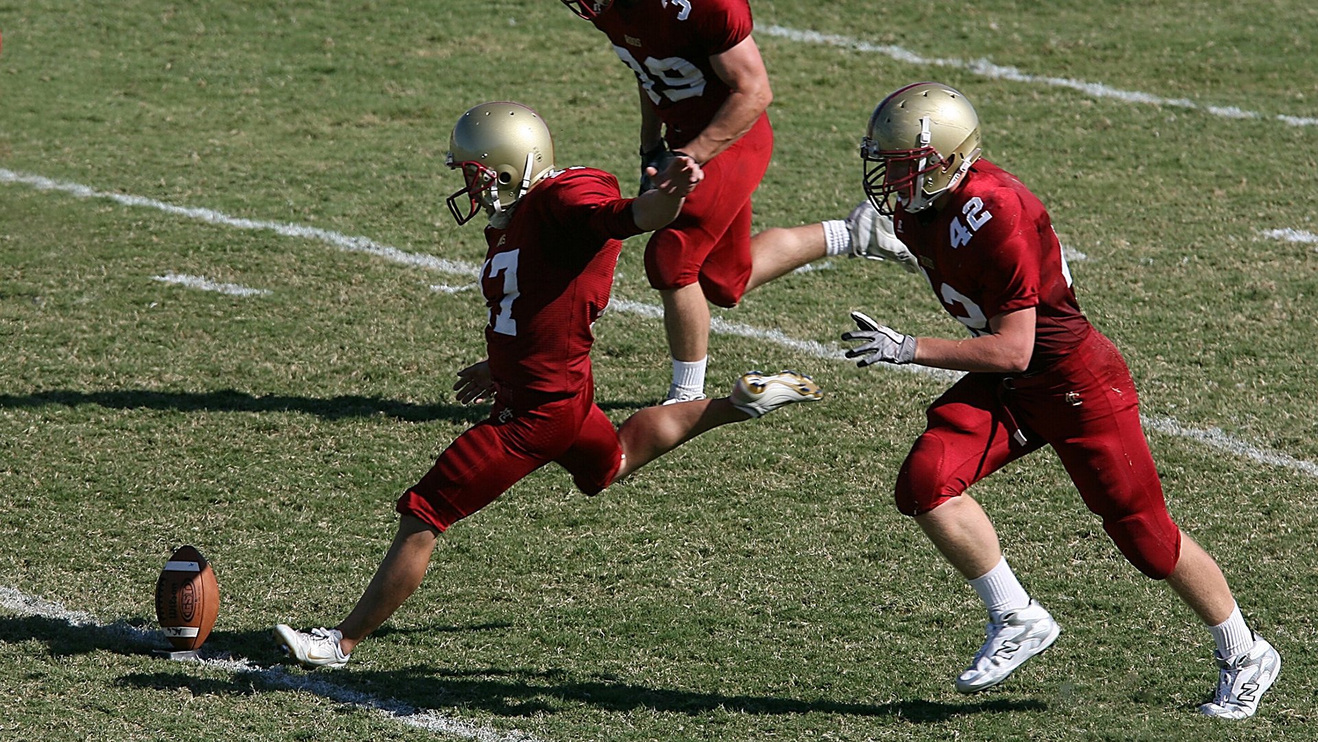 赛道上的绝杀与惊艳，阿斯顿马丁逆袭，塞恩斯书写传奇