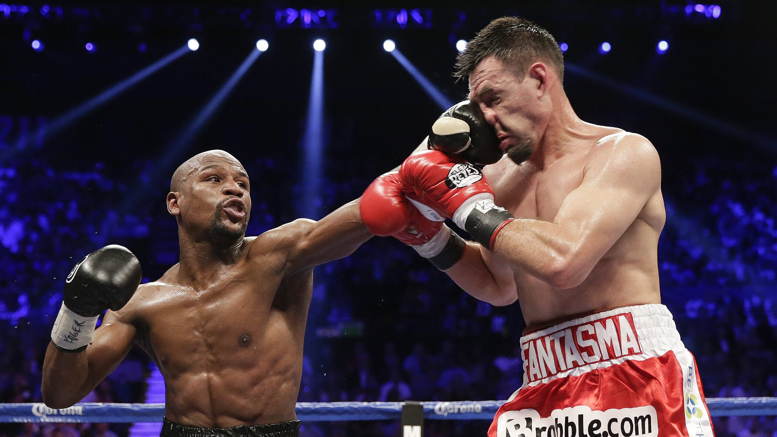 多特蒙德锋线风暴席卷波兰，阿尔瓦雷斯火热状态诠释现代进攻核心