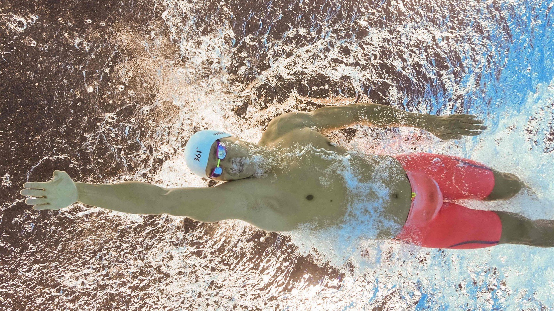 孤星闪耀逆流之上，阿尔瓦雷斯惊艳四座，日本横扫葡萄牙的冷门之夜